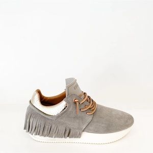 Grey suede Esse Ut Esse sneakers